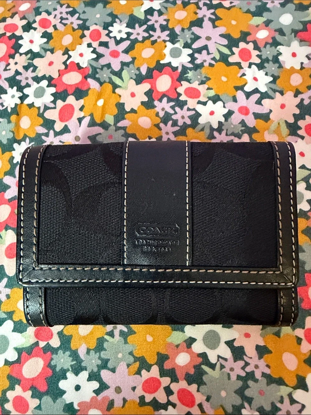 Coach compact trifold